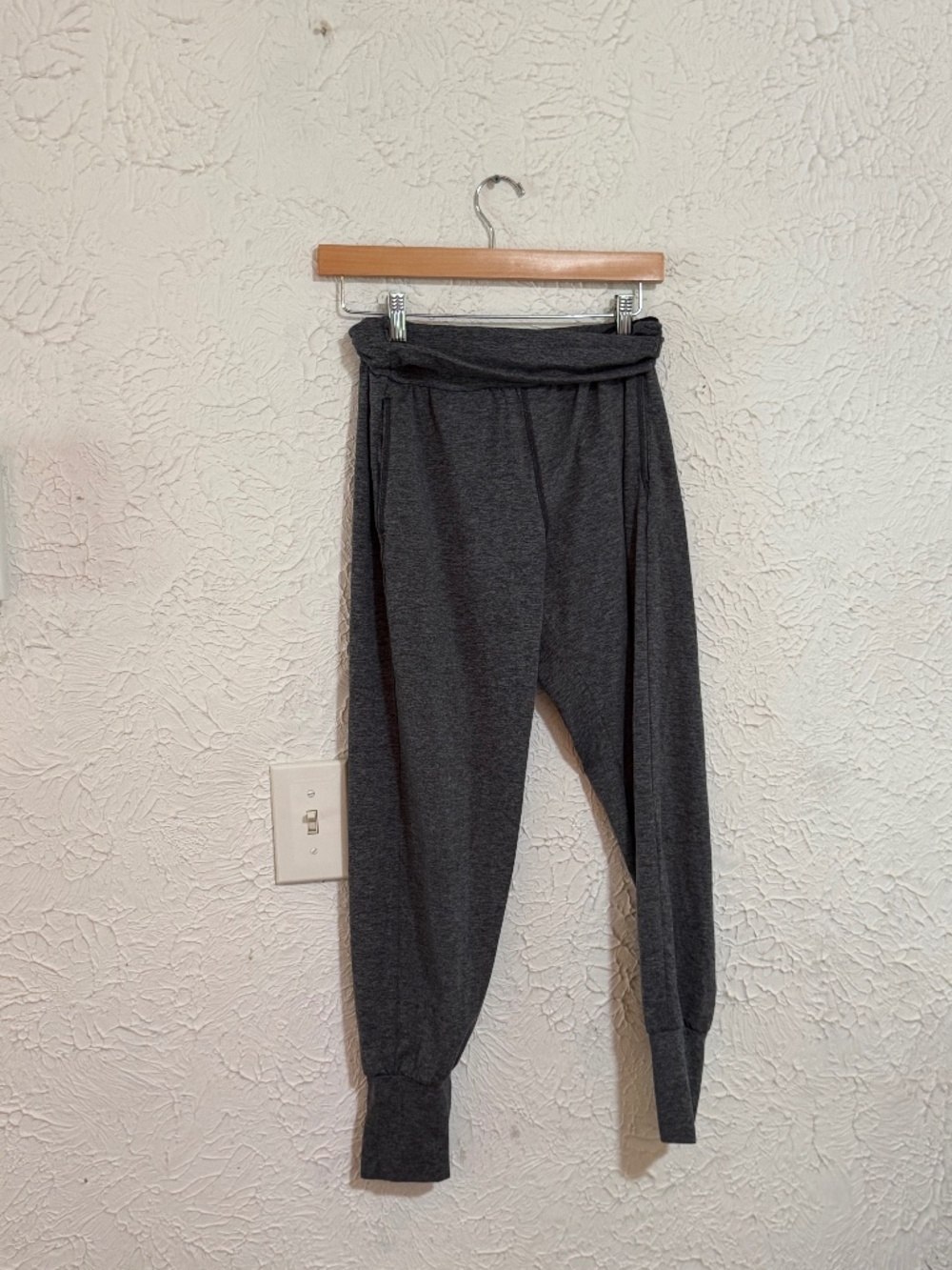 Aerie Gray Joggers Small Elastic Waist Pockets Lounge Pants